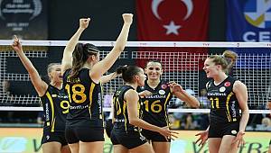 Lider VakıfBank, ikinci devreye galibiyetle başladı