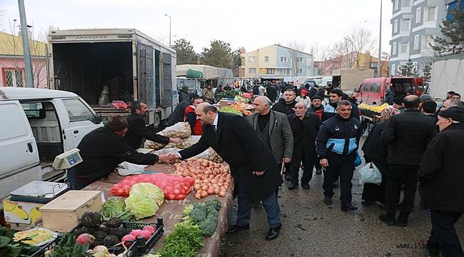 PAZAR ESNAFI TALEP ETTİ BAŞKAN ORHAN DİNLEDİ