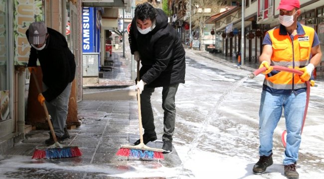 İspir Belediyesi 130 bin maske dağıttı