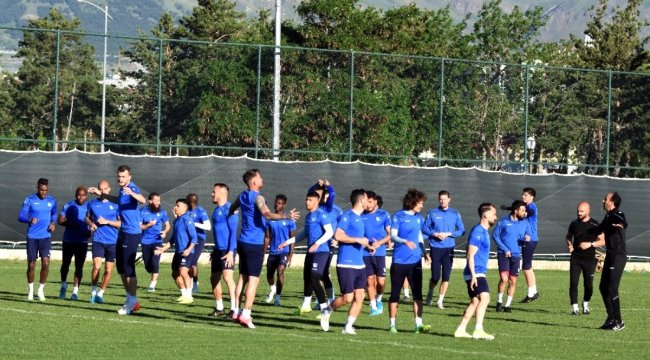 B.B.Erzurumspor, Adana Demirspor karşısında galibiyetine kilitlendi