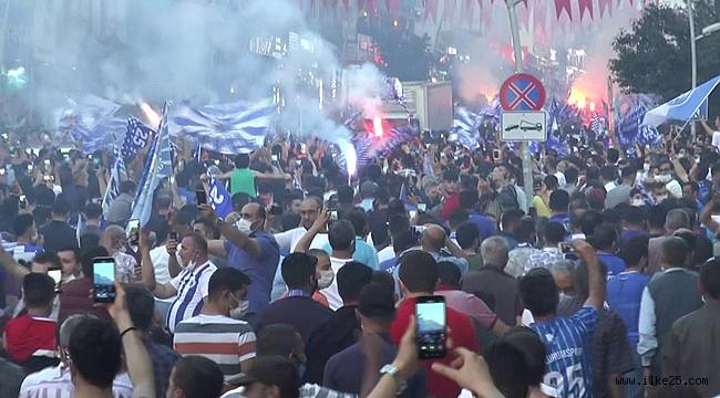 Erzurum'da taraftar şampiyonluğu kutladı, vaka sayısı arttı