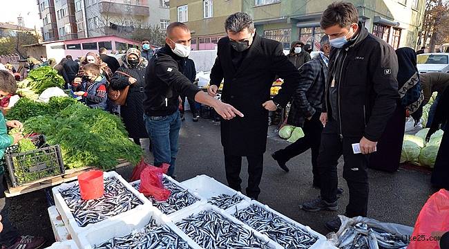 Erzurum Valisini  Pazarda Gören Esnafın Şaşkınlığı