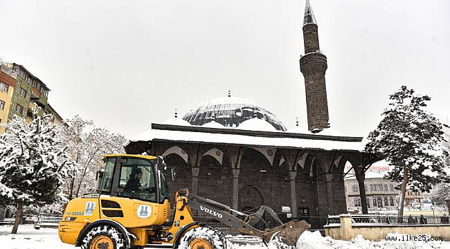 BÜYÜKŞEHİR KARLA MÜCADELEDE DE TÜRKİYE'YE ÖRNEK BELEDİYE OLDU