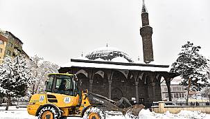 BÜYÜKŞEHİR KARLA MÜCADELEDE DE TÜRKİYE'YE ÖRNEK BELEDİYE OLDU