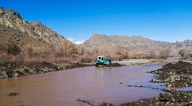 Erzurum İlçelerinde Dere Tanzimi ve Sedde Yapım Çalışmaları Devam Ediyor