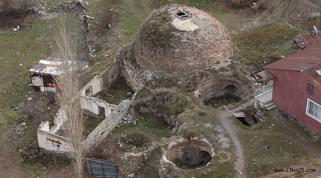  Oltu kalesi gövdesinde yarıklar oluştu