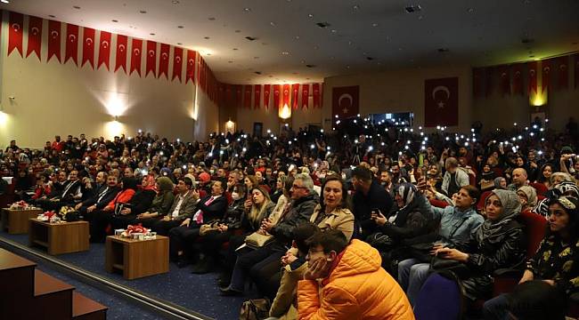 'Eserleriyle İbrahim Erkal' Anma Konserine yoğun ilgi