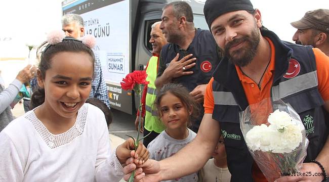 Palandöken ekibi depremzede kadınları ziyaret etti