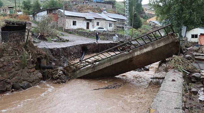 Oltu'da Sel Maddi Hasara Yol Açtı