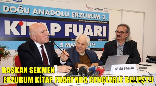 BAŞKAN SEKMEN ERZURUM KİTAP FUARI'NDA GENÇLERLE BULUŞTU