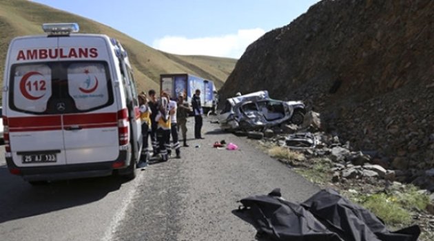 Erzurum'da Trafik Kazası: 3 Ölü, 3 Yaralı